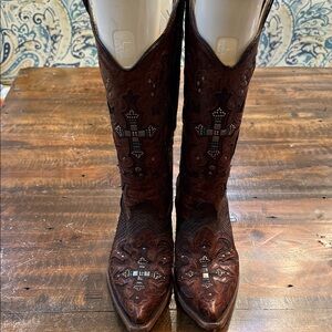 Corral Vintage Brown Western Cowboy Boots with Cross Design